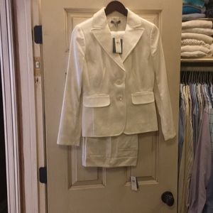 Ann Taylor White Suit Jacket Size 0 & Capri Size 2
